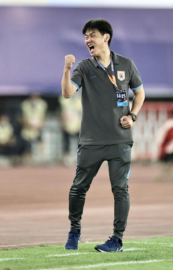 金年会安卓版-关于关键时刻体能课后，圣安东尼奥马刺防线松动备战中超，压力陡增，团队化学反应显著的信息